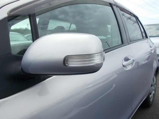 2010 TOYOTA VITZ